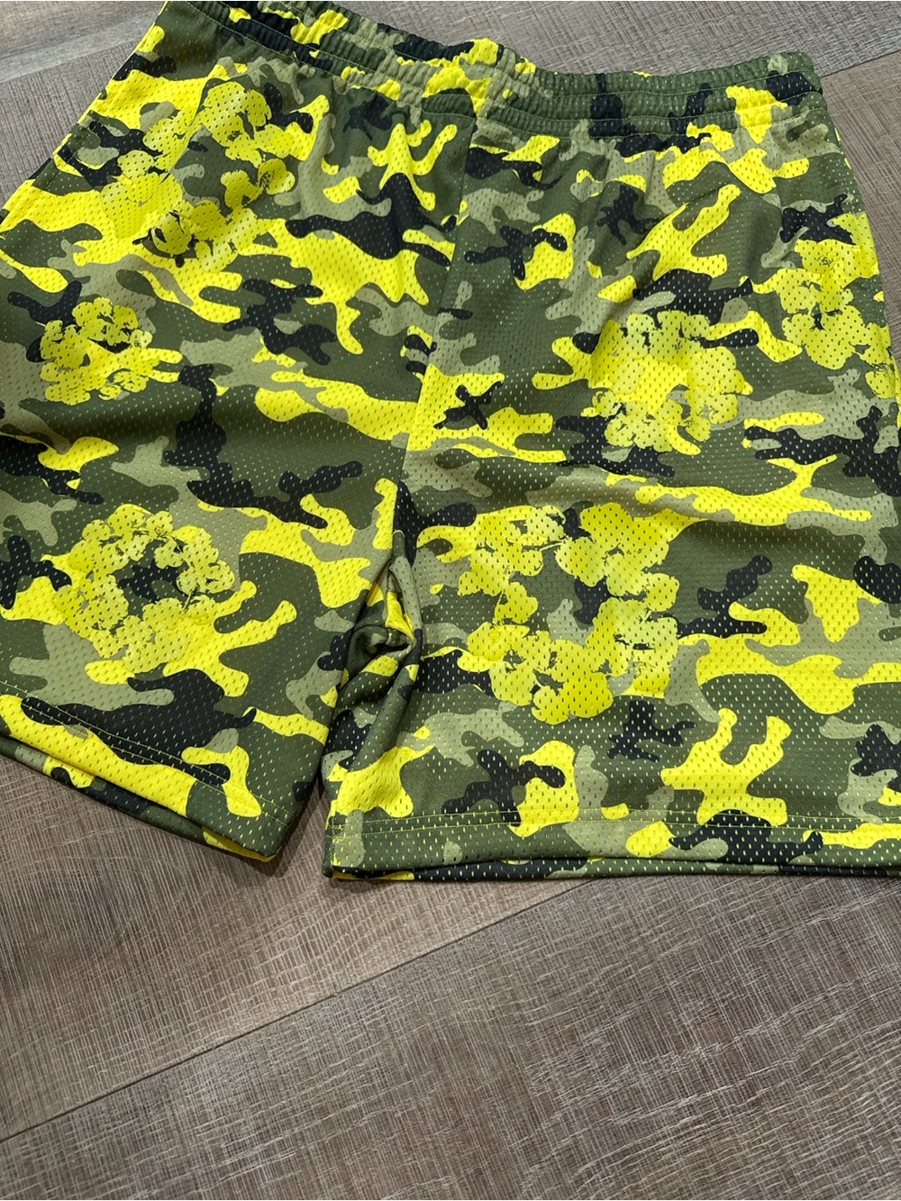 brand new demi tears s large yellow-fatgue army looking shorts.